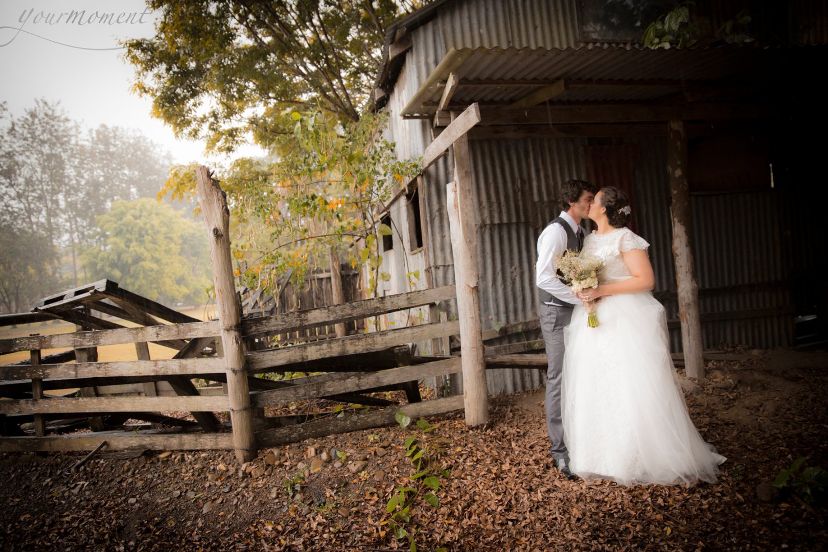 Boomerang farm wedding photography 09